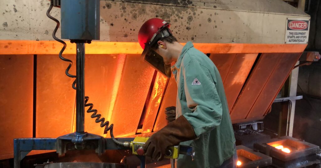 US manufacturing rebounds in January amid strong order growth