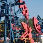 Oil hovers below seven-month high as traders eye U.S.–Iran talks, trade policy