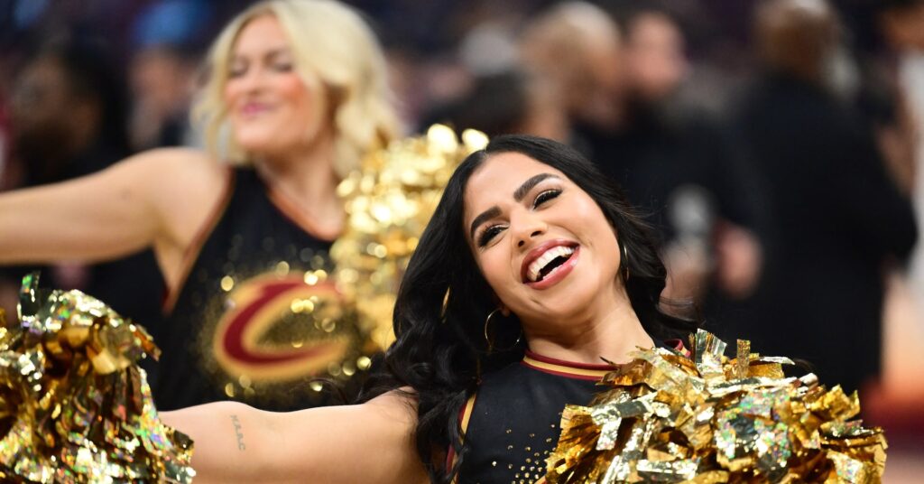 Cavaliers thrash Nets for sixth straight win