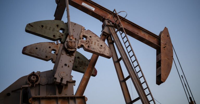 Oil falls as US and allies look to boost supply, unchoke Strait of Hormuz