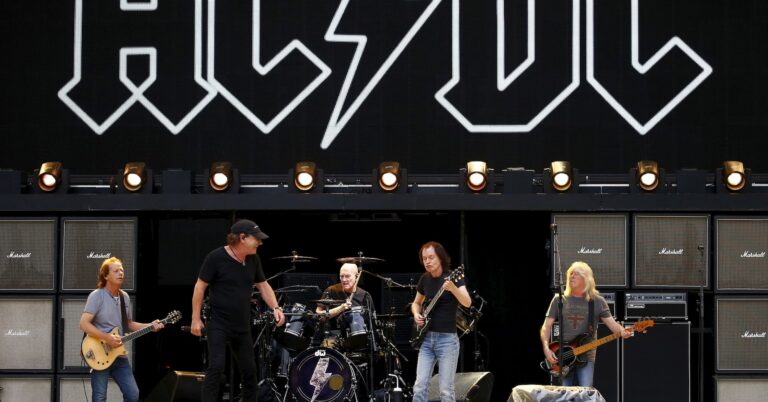 AC/DC guitarist Stevie Young hospitalized in Buenos Aires