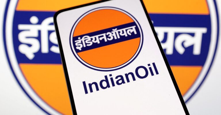 Indian Oil Corp books some oil cargoes from Red Sea, source says