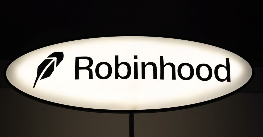 Robinhood’s $658 million private markets fund for retail investors goes public