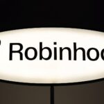 Robinhood’s $658 million private markets fund for retail investors goes public