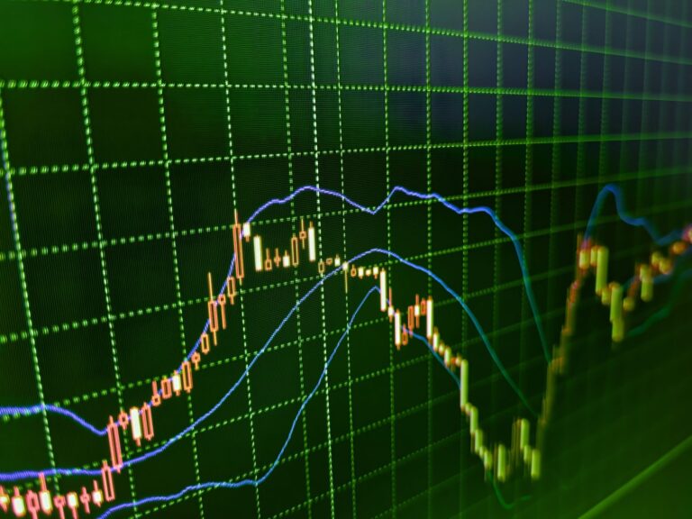 Analyst Target Adjustments Hit Accenture (ACN), Thomson Reuters (TRI) and TELUS (TU)